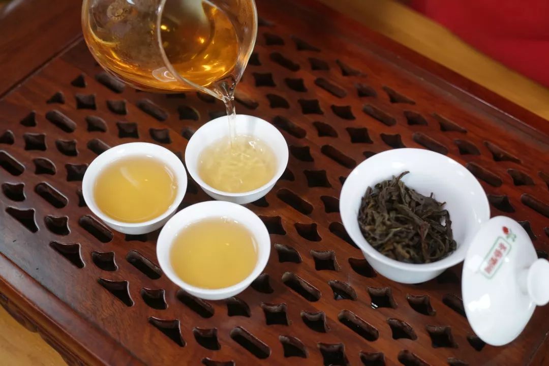 杯傾氣存，衛(wèi)生潔具 烏崠單叢的品飲之道