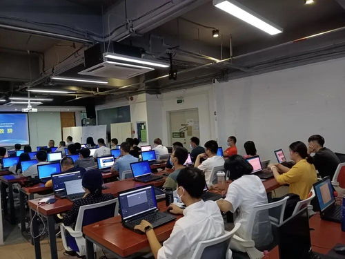 插上VR騰飛的翅膀 VR開發技術與應用培訓班開課啦！